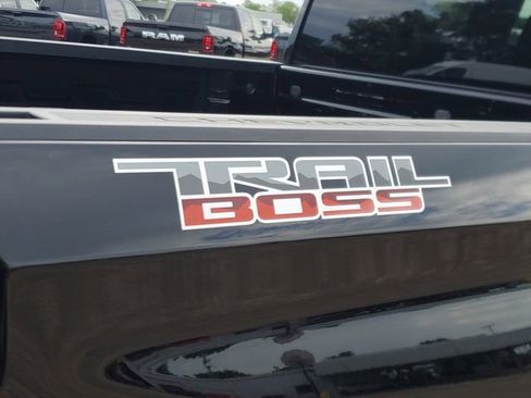 Used 2023 Chevrolet Silverado 1500 Custom Trail Boss AWD/4WD image 5