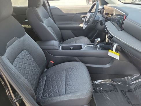 New 2026 Nissan Kicks SV w/ SV Premium Package FWD image 12
