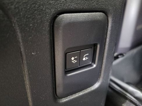 New 2026 Land Rover Defender 110 X-Dynamic SE AWD/4WD image 30