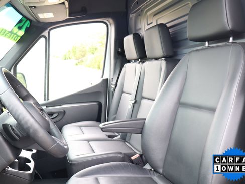 Used 2025 Mercedes-Benz Sprinter 2500 image 24