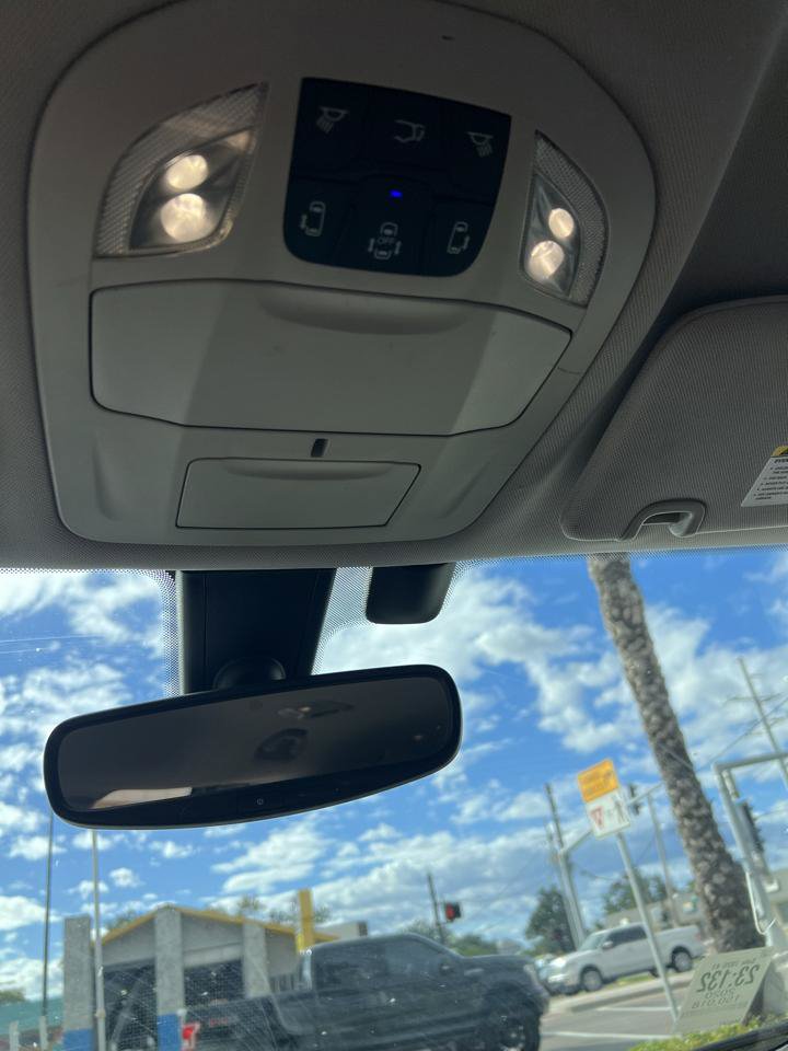 Used 2020 Chrysler Pacifica Touring-L FWD image 15