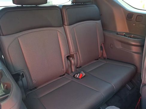 Used 2024 Kia EV9 Light Long Range RWD image 8