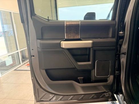 Used 2022 Ford F250 Lariat w/ Chrome Package image 20