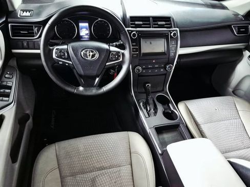 Used 2015 Toyota Camry SE FWD image 10
