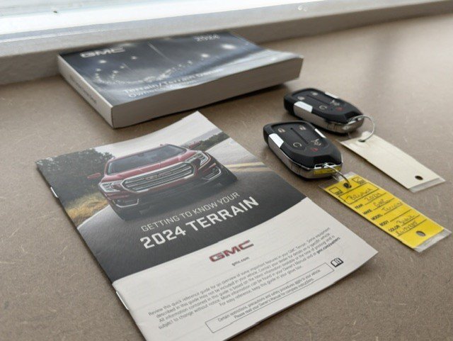 Certified 2024 GMC Terrain SLE w/ Driver Convenience Package FWD image 16