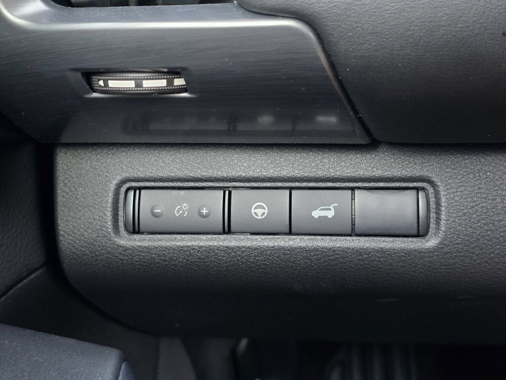Used 2025 Nissan Pathfinder Rock Creek AWD/4WD image 23