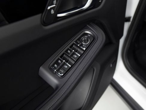 New 2026 Porsche Macan AWD/4WD image 20