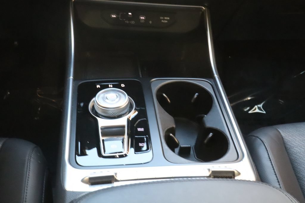 Used 2025 Kia Carnival SX Prestige FWD image 32