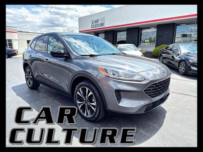 Used 2022 Ford Escape SE w/ SE Sport Appearance Package