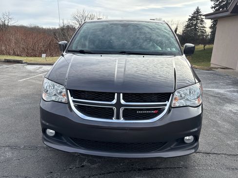 Used 2020 Dodge Grand Caravan SXT image 2