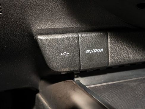 Used 2024 Toyota Camry SE image 13