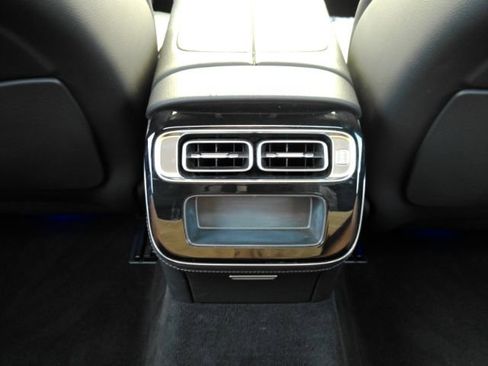Used 2022 Mercedes-Benz S 500 4MATIC w/ AMG Line Package image 32