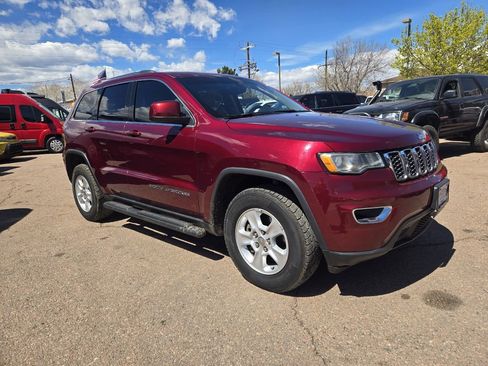Used 2017 Jeep Grand Cherokee Laredo w/ Quick Order Package 23E image 13