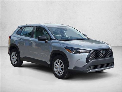 Used 2023 Toyota Corolla Cross L FWD image 3