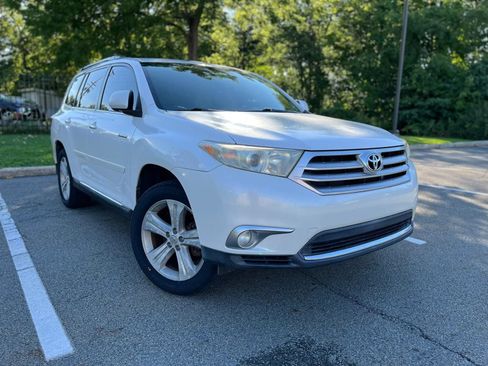 Used 2012 Toyota Highlander Limited w/ Tow Pkg AWD/4WD image 1
