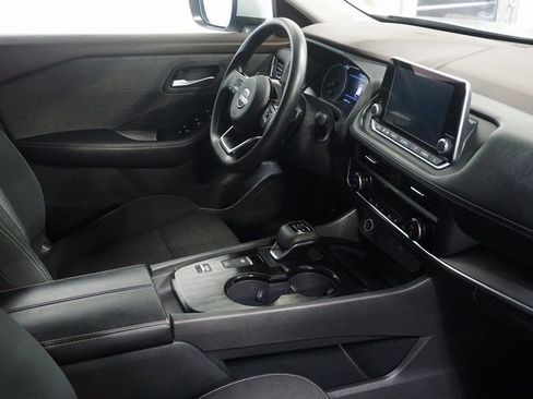 Used 2023 Nissan Rogue SV FWD image 25