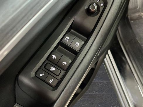 Used 2023 Jeep Grand Cherokee Limited w/ Black Appearance Package AWD/4WD image 20