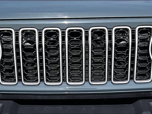 Used 2025 Jeep Wrangler Unlimited Sahara w/ Safety Group image 29