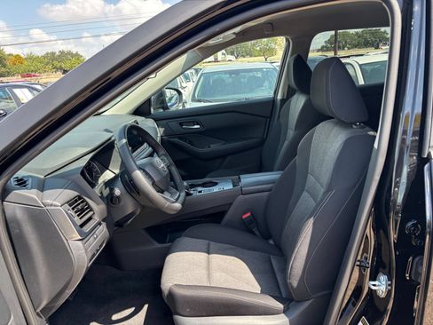 Used 2026 Nissan Rogue SV FWD image 28