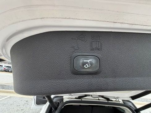 Used 2019 Ford Escape SEL image 15