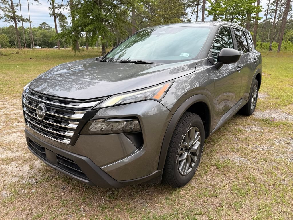 Used 2024 Nissan Rogue S FWD image 1