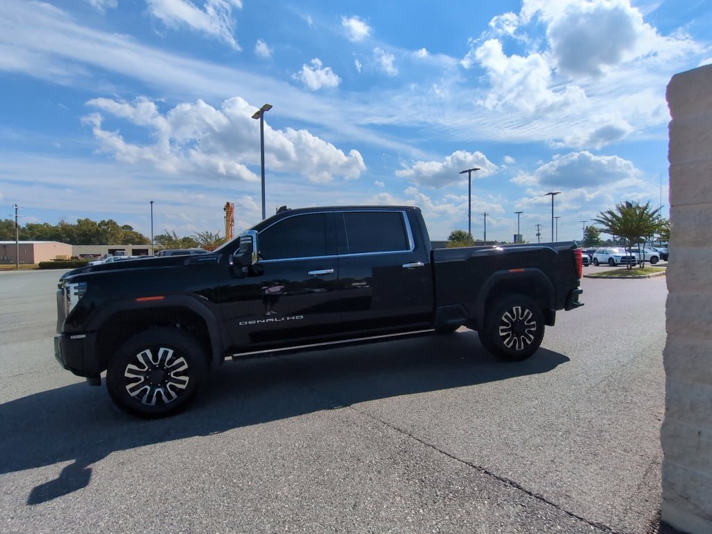 Used 2024 GMC Sierra 2500 Denali Ultimate AWD/4WD image 7