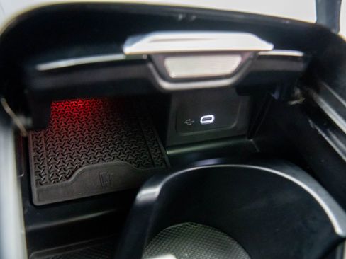 Used 2024 Mercedes-Benz CLE 300 4MATIC Coupe image 31