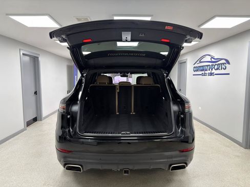 Used 2021 Porsche Cayenne AWD/4WD image 35