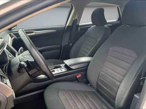 Used 2019 Ford Fusion SE image 20