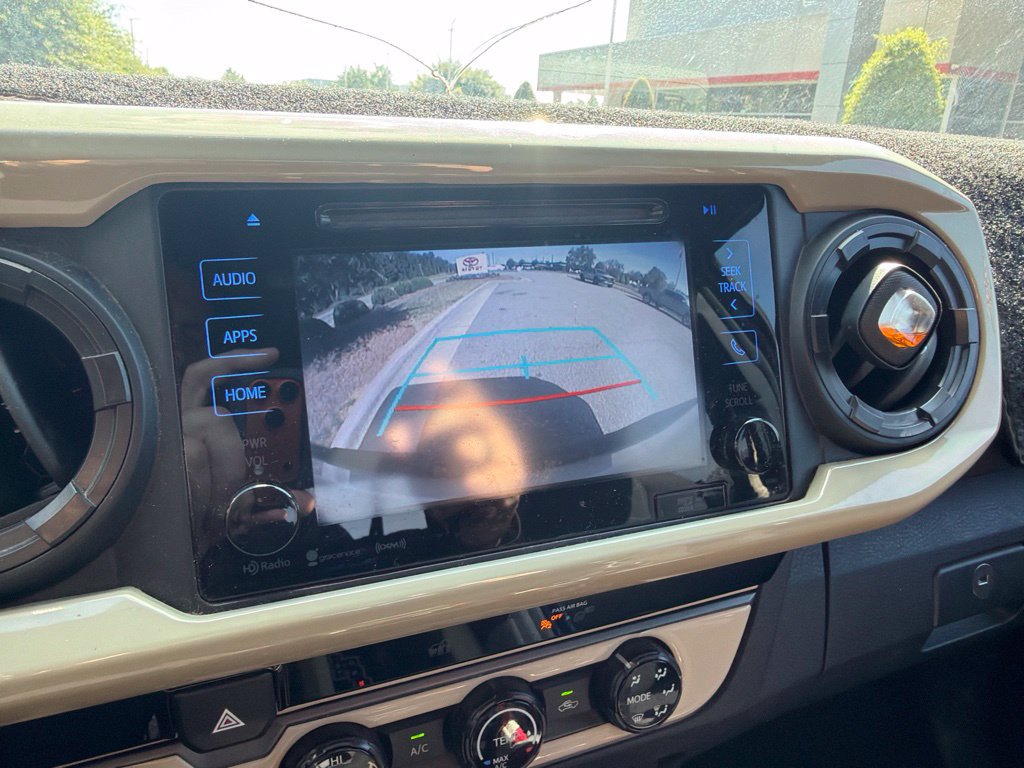 Used 2018 Toyota Tacoma TRD Sport AWD/4WD image 6