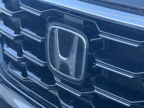 Used 2025 Honda Pilot Touring image 5