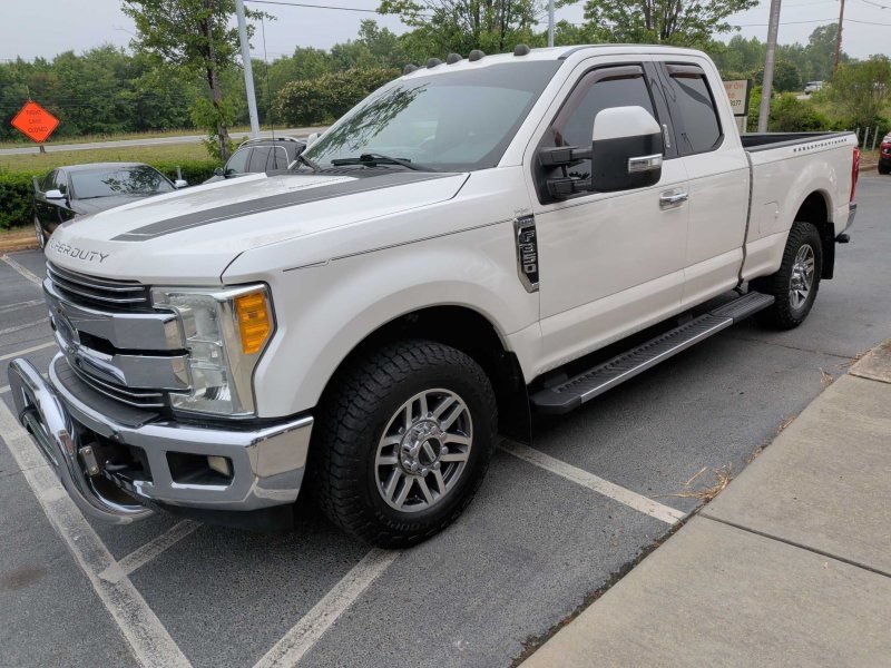 Used 2017 Ford F350 Lariat RWD image 2
