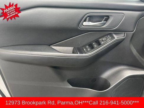 Used 2025 Nissan Rogue SV FWD image 7