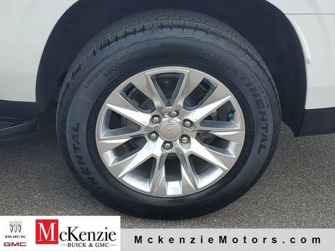 Used 2023 Chevrolet Suburban Premier image 34