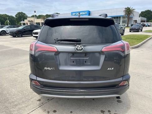 Used 2018 Toyota RAV4 XLE FWD image 5