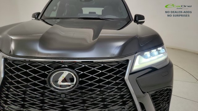 Used 2022 Lexus LX 600 F Sport w/ Accessory Package (Z1) AWD/4WD image 23