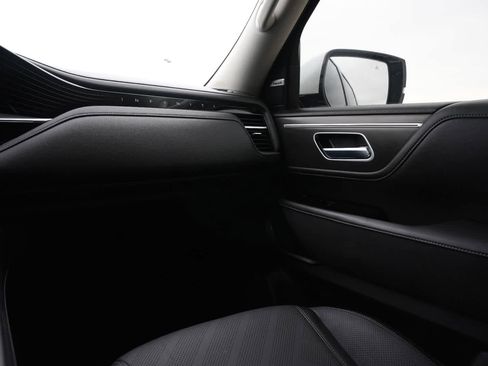 Certified 2025 INFINITI QX80 Luxe image 8