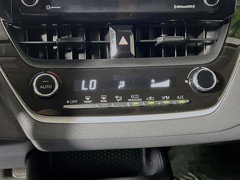 Used 2022 Toyota Corolla LE image 26