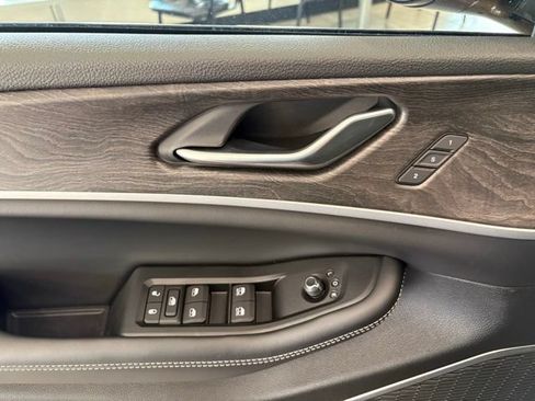New 2026 Jeep Grand Cherokee Limited w/ Limited Altitude Package AWD/4WD image 10