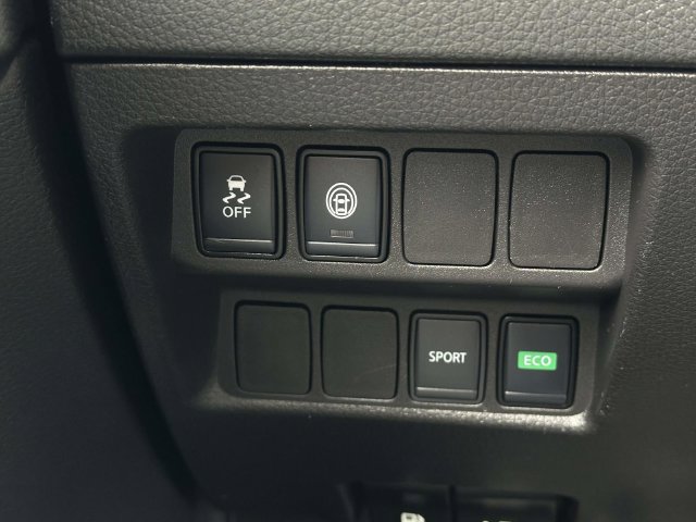 Used 2020 Nissan Rogue Sport S FWD image 15