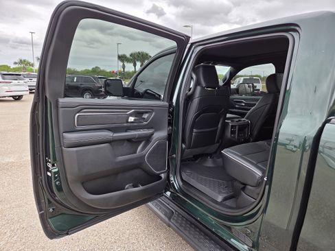 New 2026 RAM 1500 Laramie AWD/4WD image 15