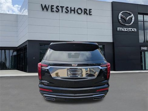 Used 2025 Cadillac XT6 Premium Luxury image 4
