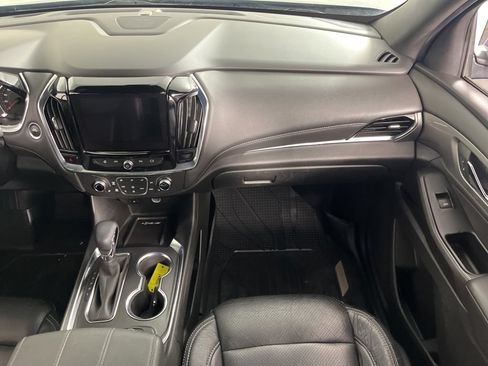Used 2023 Chevrolet Traverse LT w/ Rear Camera Mirror Package AWD/4WD image 21