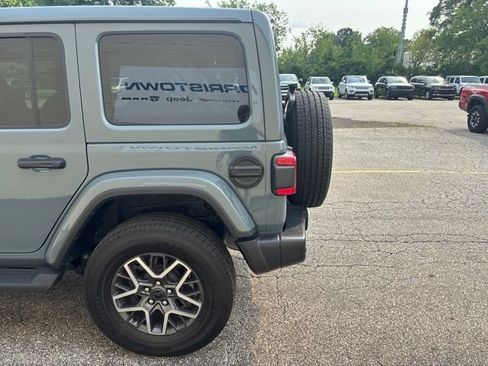 Used 2024 Jeep Wrangler Unlimited Sahara w/ Safety Group AWD/4WD image 7