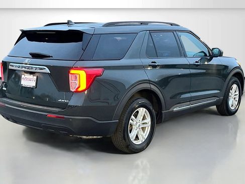 Used 2022 Ford Explorer XLT image 7