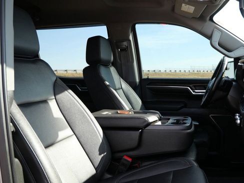 Used 2023 GMC Sierra 1500 SLT AWD/4WD image 18