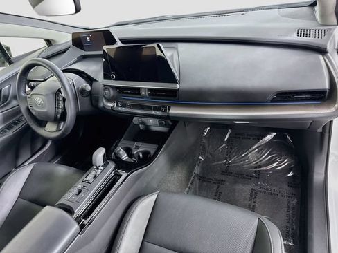 Certified 2026 Toyota Prius XLE FWD image 29