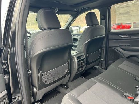 New 2026 Jeep Grand Cherokee Laredo X image 16