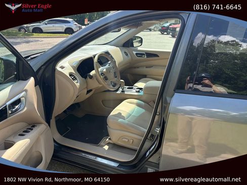 Used 2015 Nissan Pathfinder SV w/ Trailer Tow Package image 9