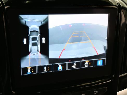 Used 2023 Chevrolet Traverse Premier w/ Redline Edition FWD image 17